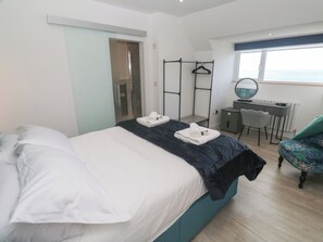 4 室のベッドルーム、客室ごとに異なる装飾、客室ごとに異なるインテリア、WiFi (無料)