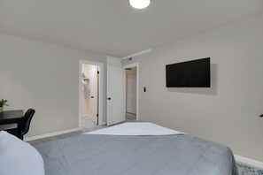 2 habitaciones, tabla de planchar con plancha, internet y ropa de cama 