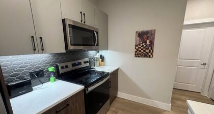 Charming 1-bedroom apartment in fabulous Dallas with AC, f