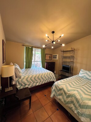 4 bedrooms, iron/ironing board, free WiFi, bed sheets - Disney's "Casa de Encanto" - Short Walk to Disney with Central A/C, Pool & Spa! (Anaheim)