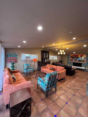 Smart TV, fireplace, DVD player, books