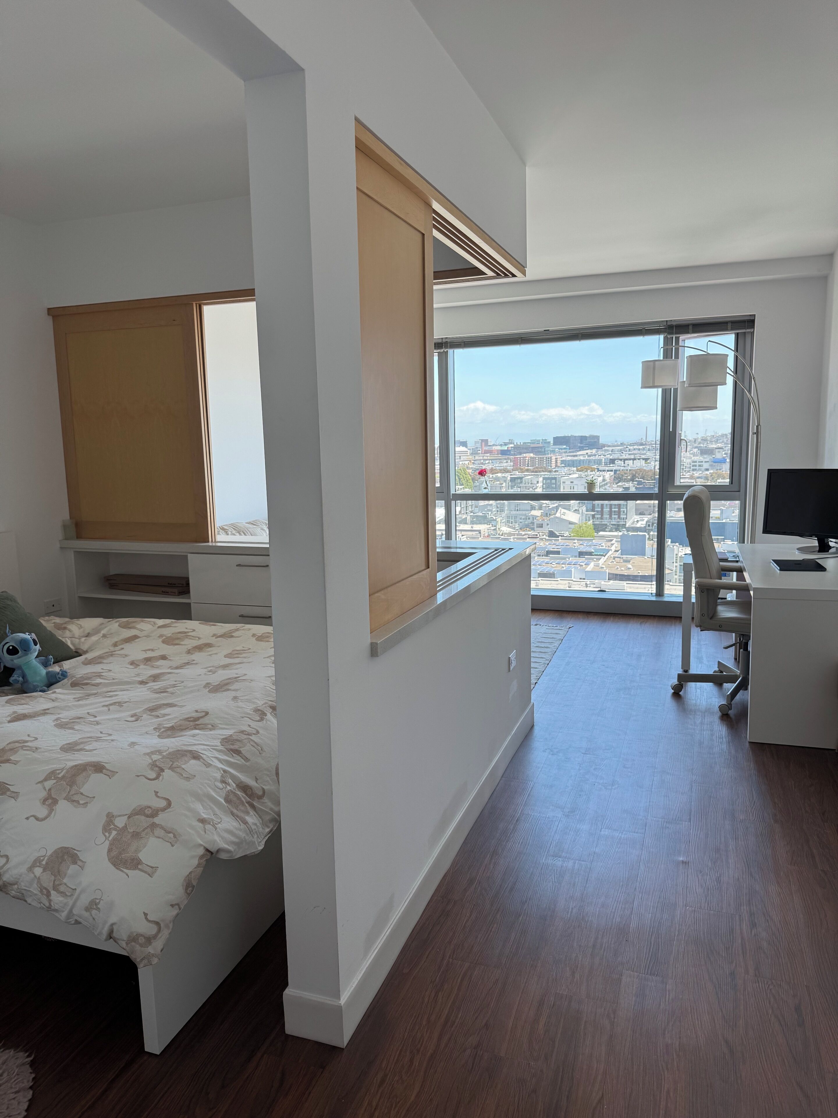 2 bedrooms, iron/ironing board, internet, bed sheets