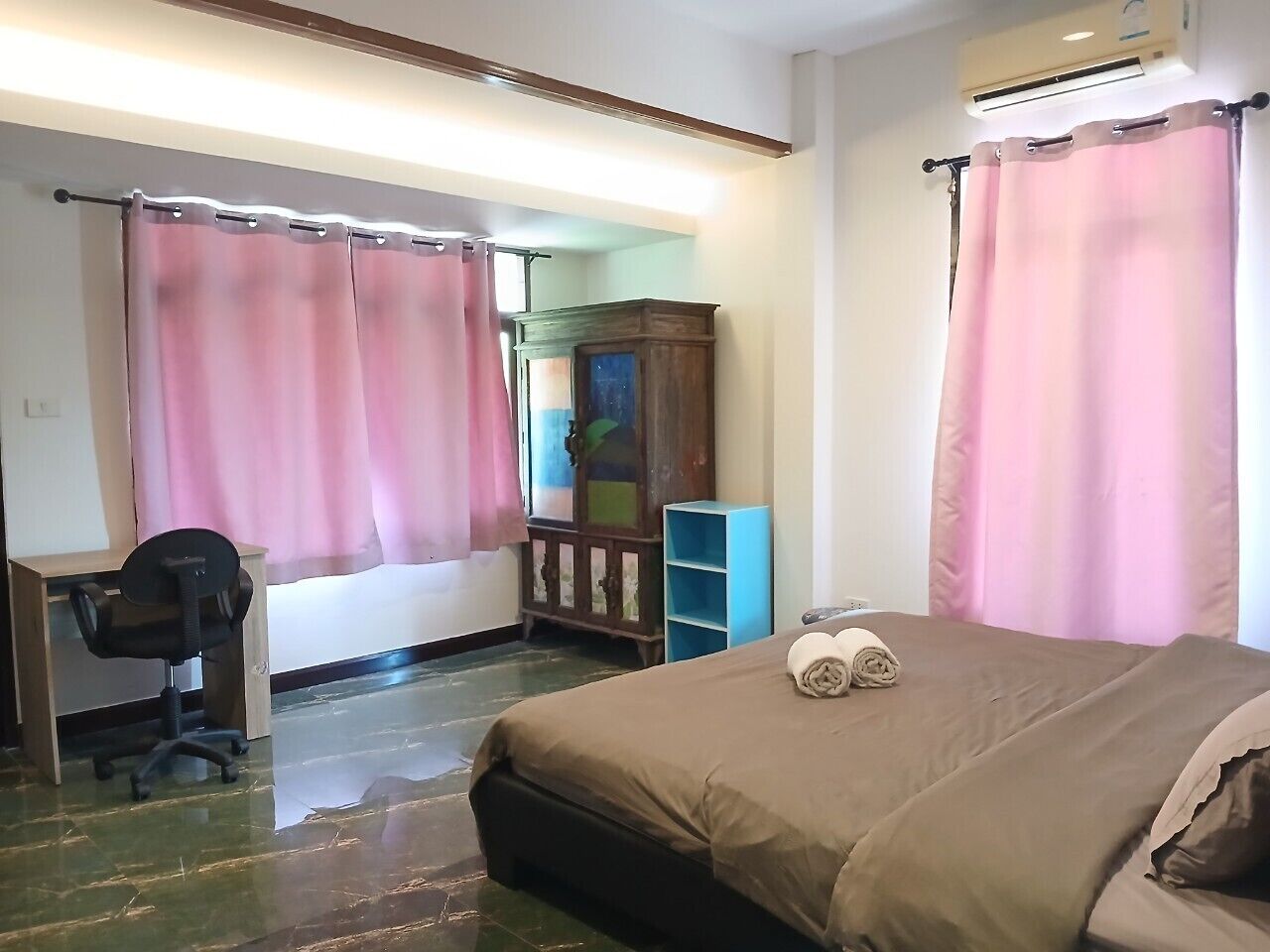 2 bedrooms, WiFi, bed sheets
