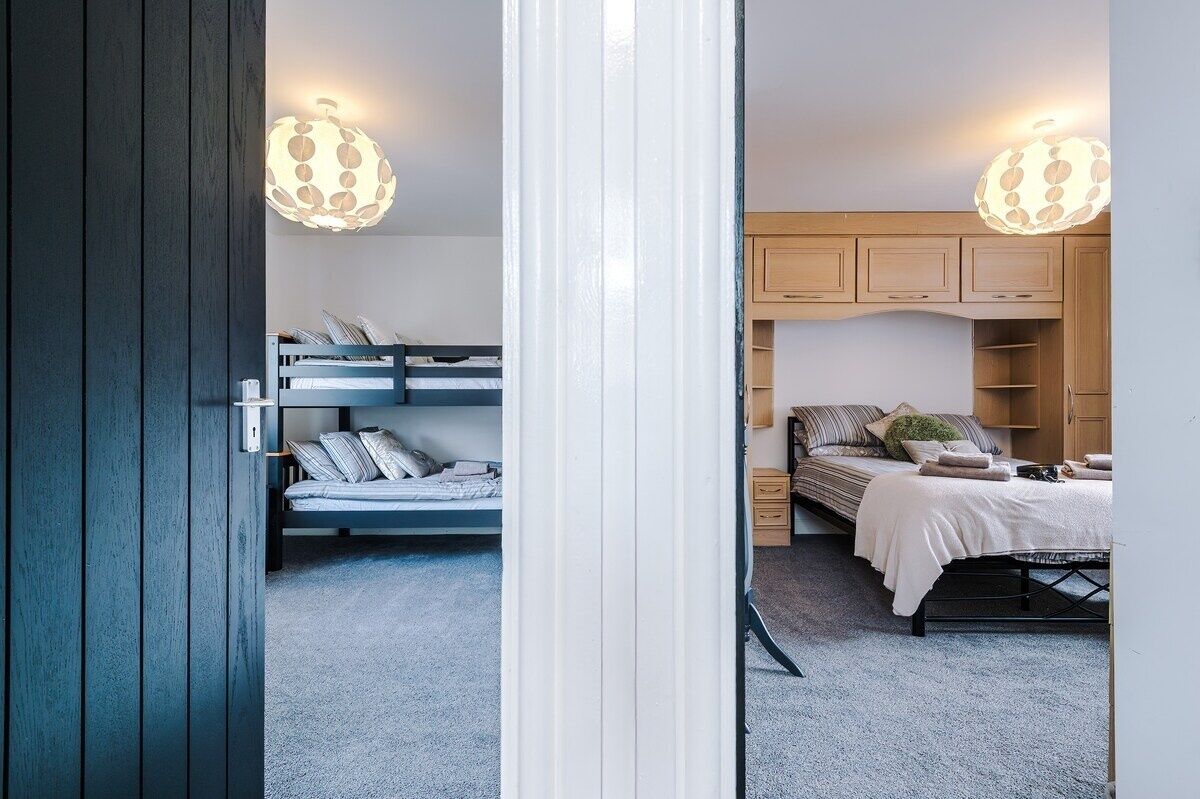 3 chambres, fer et planche à repasser, Wi-Fi gratuit, draps fournis