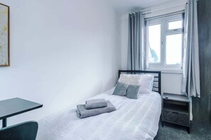 3 bedrooms, iron/ironing board, free WiFi, bed sheets