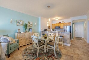 Condo, Multiple Beds (Ocean Reef 1105) | Interior
