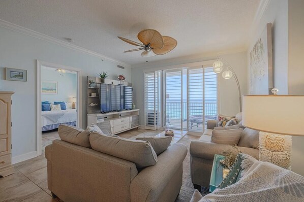 Condo, Multiple Beds (Ocean Reef 1105) | Living area