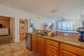 Condo, Multiple Beds (Ocean Reef 1105) | Private kitchen