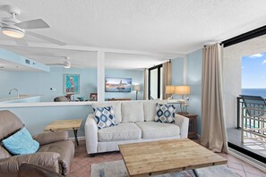 Condo, 1 cama King size y sofá cama (SunDestin 1103) | Área de sala de estar