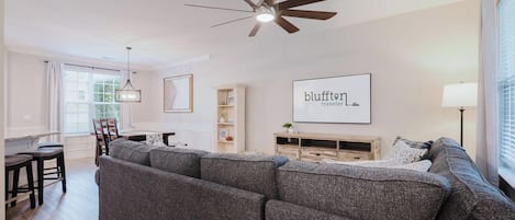 House, Multiple Beds, Patio, Garden View (Lowcountry Lodge) | Living area