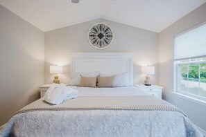 Nhà, nhiều giường, sân hiên, quang cảnh vườn (Lowcountry Lodge) | 3 phòng ngủ, trang trí khác biệt 