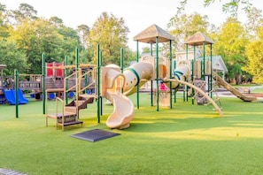 Children's area - Lowcountry Lodge! In the Heart of Historic Old Town Bluffton SC (Bluffton)