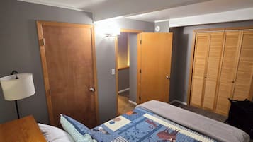 2 makuuhuonetta, silitysrauta/-lauta, Wi-Fi, vuodevaatteet