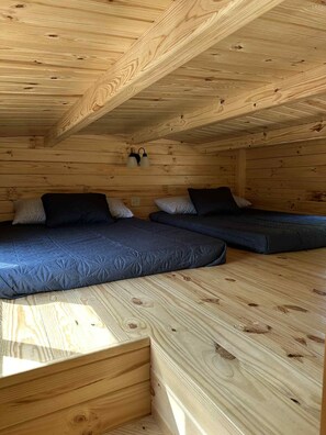 3 bedrooms, iron/ironing board, travel cot, free WiFi