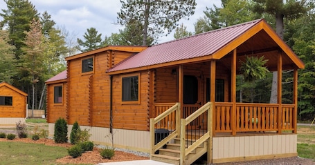 Exterior. Charming 3-bedroom cabin in Gwinn - Snowmobile & ATV Trailhead - Pet Friendly