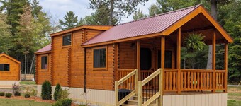 Charming 3-bedroom cabin in Gwinn - Snowmobile & ATV Trailhead - Pet Friendly