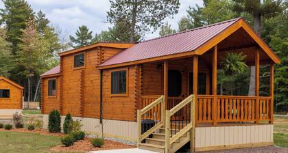 Charming 3-bedroom cabin in Gwinn - Snowmobile & ATV Trailhead - Pet Friendly