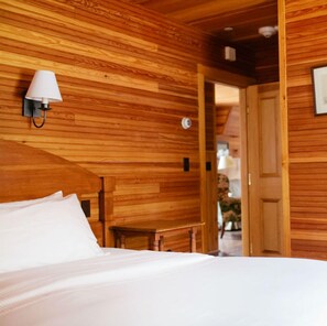 2 makuuhuonetta, silitysrauta/-lauta, Wi-Fi, vuodevaatteet