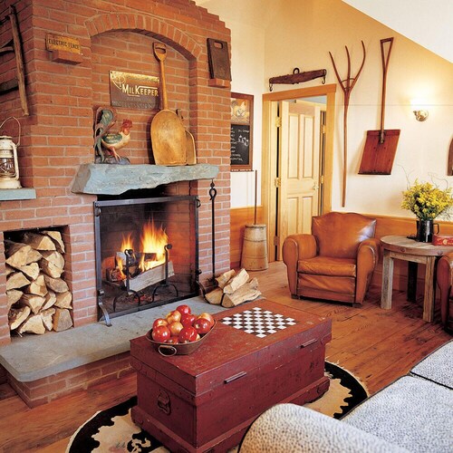 Classic Country suite for family and the dog