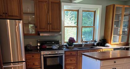 Quaint Vermont farmhouse in Warren Village