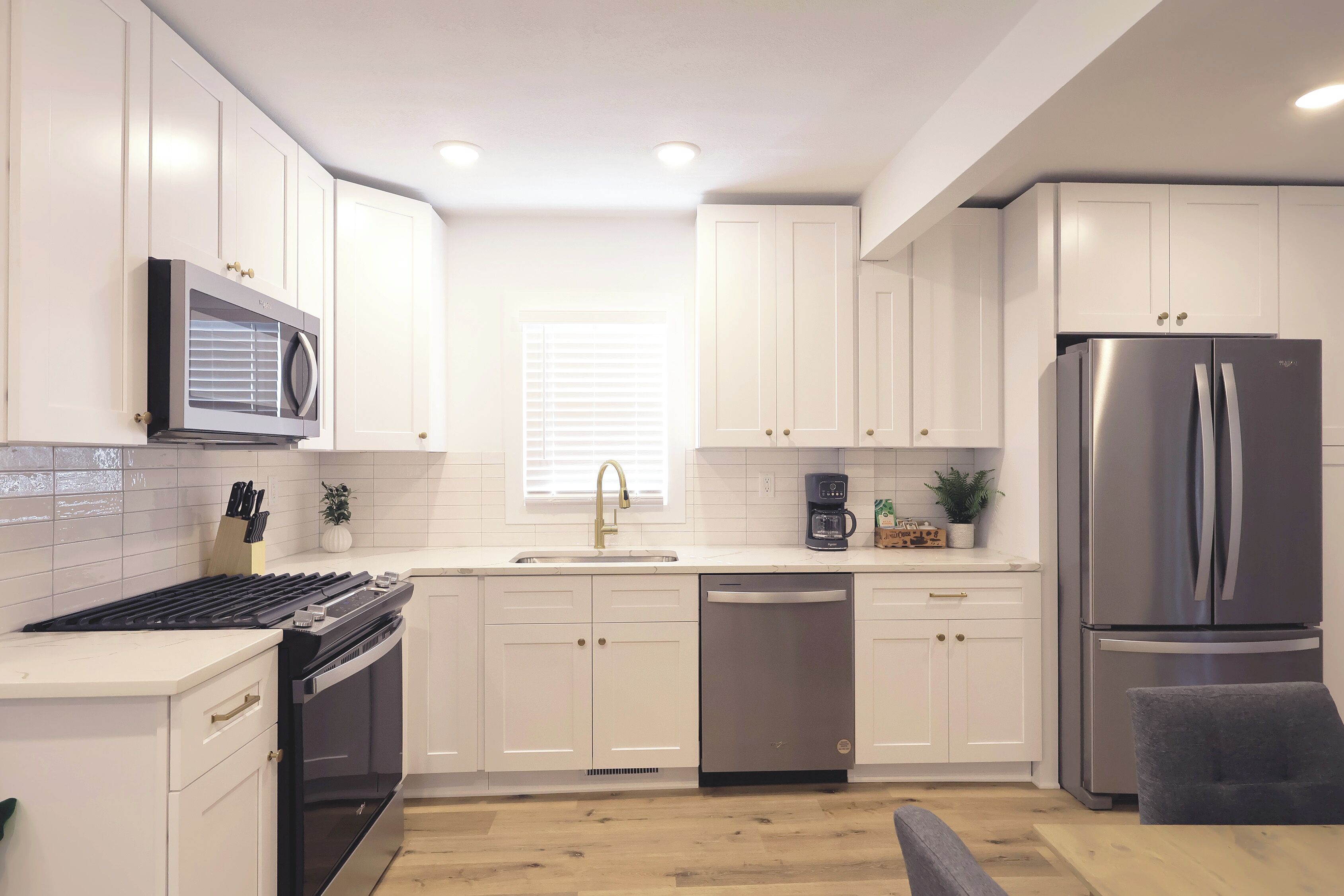 Refrigerador, microondas, horno, placa de cocina