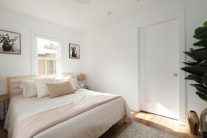 3 bedrooms, iron/ironing board, free WiFi, bed sheets