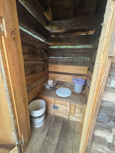 Back in Time! River Log Cabin-Off Grid