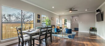 Modern 4 Bed - By Dallas Zoo & Reunion Tower