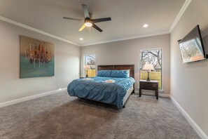 4 bedrooms, iron/ironing board, free WiFi, bed sheets