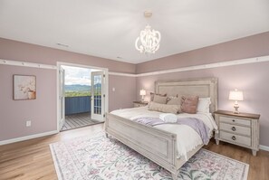 6 chambres, bureau, fer et planche à repasser, lit parapluie