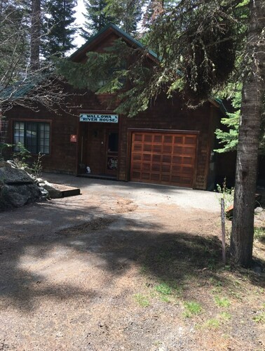 Wallowa River House Retreat