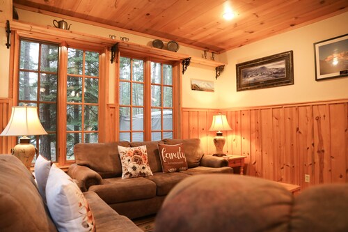 Wallowa River House Retreat