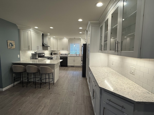 Microwave, oven, stovetop, dishwasher