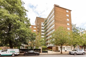 Exterior - Simple Belgravia Base Near Transport (London)
