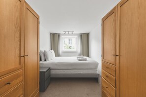 2 bedrooms, iron/ironing board