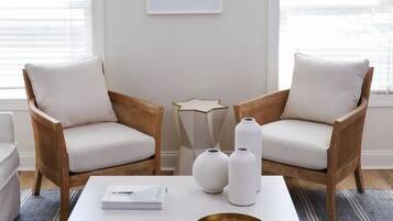 Townhome, Multiple Beds, Balcony, City View (May River Breeze) | Interior