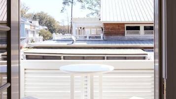 Townhome, Multiple Beds, Balcony, City View (May River Breeze) | Outdoor dining