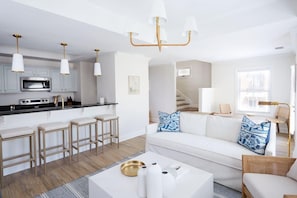 Townhome, Multiple Beds, Balcony, City View (May River Breeze) | Living area | 42-inch flat-screen TV with digital channels
