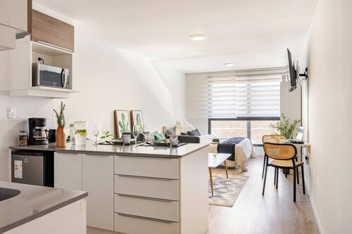 Central location | Rooftop | Fitness center | Jacuzzi w/cost