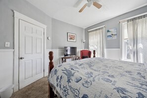 3 bedrooms, iron/ironing board, Internet, bed sheets