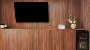 デラックス ダブルルーム | 高級寝具、羽毛の掛け布団、ピロートップベッド、ミニバー