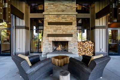 Seaside 2 bdrm monthly rates