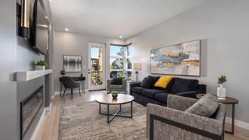 Smart TV, fireplace
