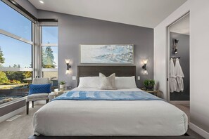 2 bedrooms, desk, iron/ironing board, WiFi (free) - Seaview end unit monthly rates (Parksville)
