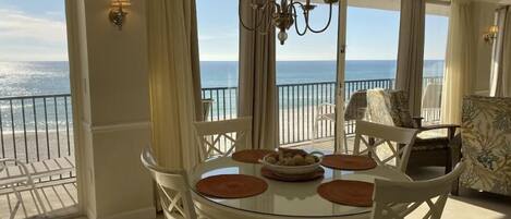 Condo, Multiple Beds (Seachase E301) | Dining