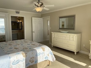 Condo, Multiple Beds (Seachase E301)