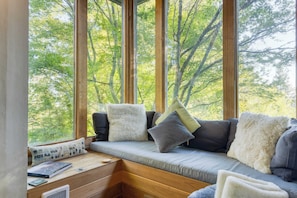 Interior - Coastal Escape w/ Balcony, Firebowl & Ocean Views Near Manzanita Sunset House by Avantstay (Manzanita)