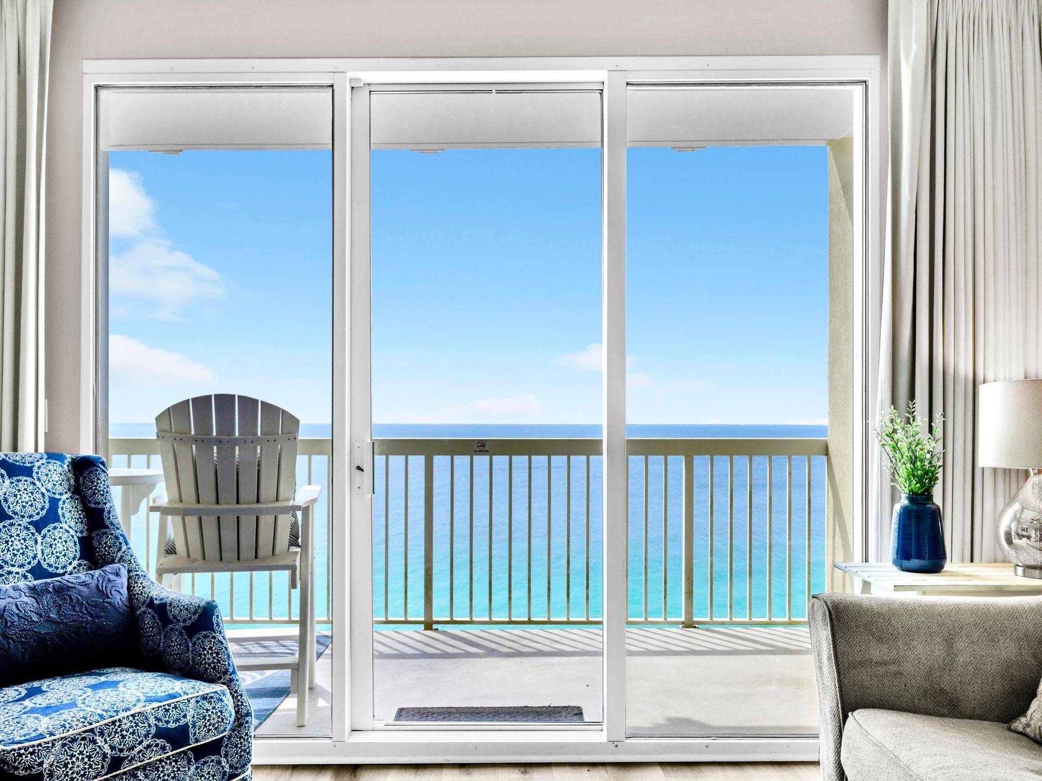 Condo, Multiple Beds (Celadon 2005) | Living area