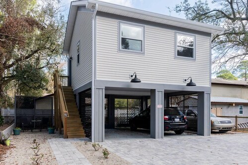 Charming Old Town Loft, Nestled in the Heart of Historic Bluffton, SC
