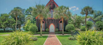 Charming Old Town Loft, Nestled in the Heart of Historic Bluffton, SC